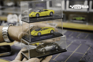 xe mô hình diecast trong hộp mica