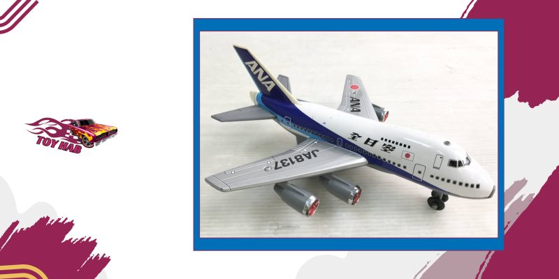 Tomica Airplane với lớp sơn bóng bền màu