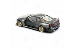 Góc sau mô hình Mini GT x Kaido House KHMG222 Nissan Skyline GT-R R34 Kaido Works GReddy V2 Carbon Black tỉ lệ 1:64