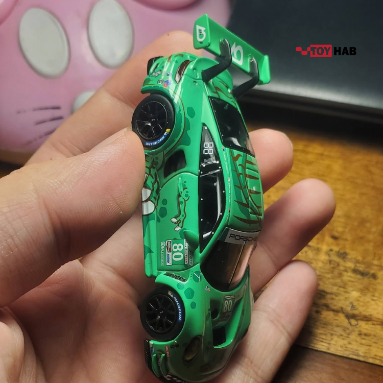 mini-gt-porsche-911-gt3r-rexy-tai-xanh-lop-michelin Chi tiet guong phan chieu tai xanh xe mo hinh Mini GT Porsche Rexy 1 64